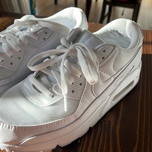 Air max 1090s worn once